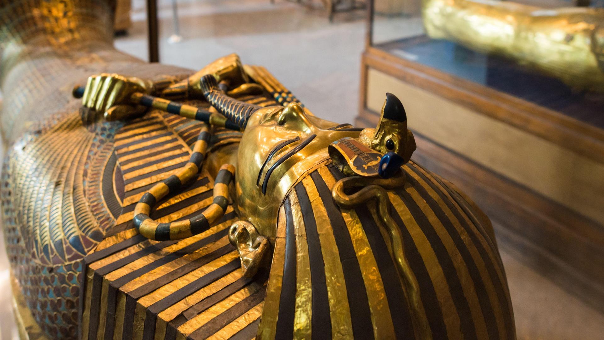 Giza Pyramids, Great Sphinx & Egyptian Museum Full-Day Tour – Journey Through 4,500 Years of Pharaonic Civilization