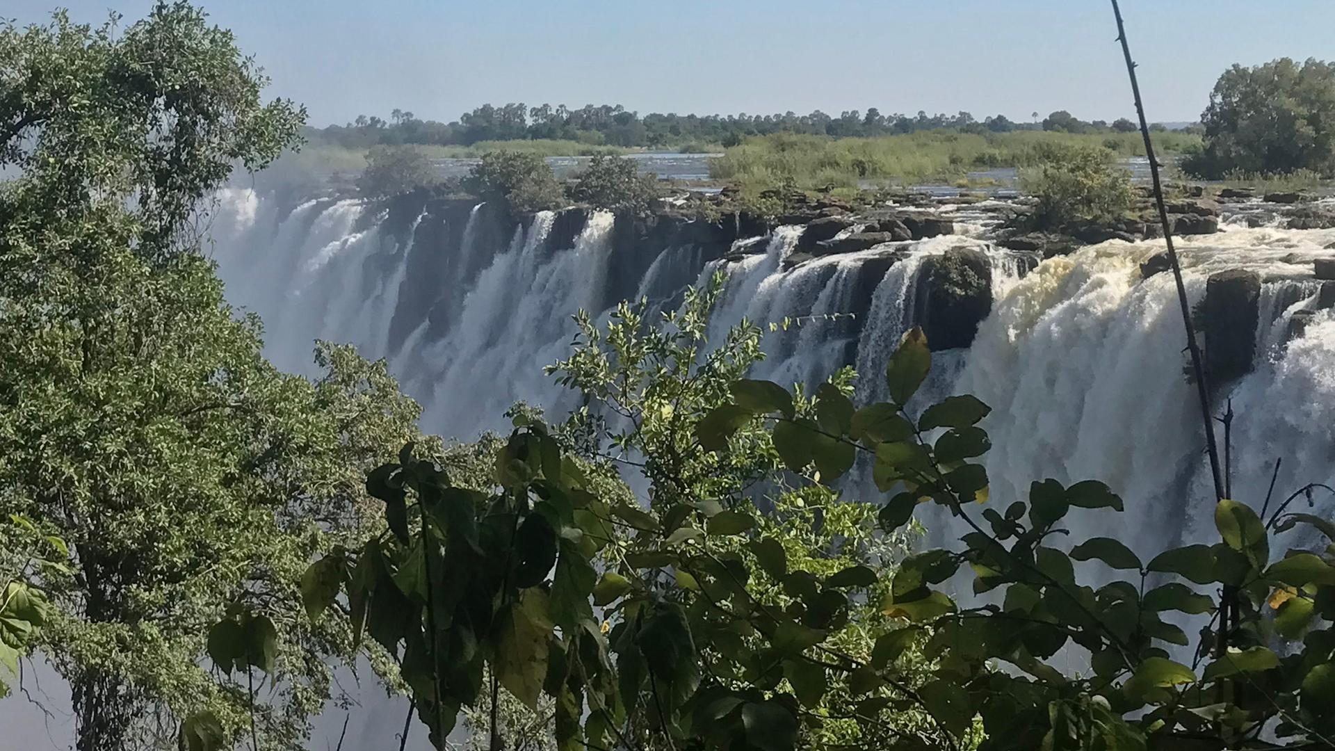 Safari condiviso di 9 giorni – Il meglio del Botswana e delle Cascate Vittoria